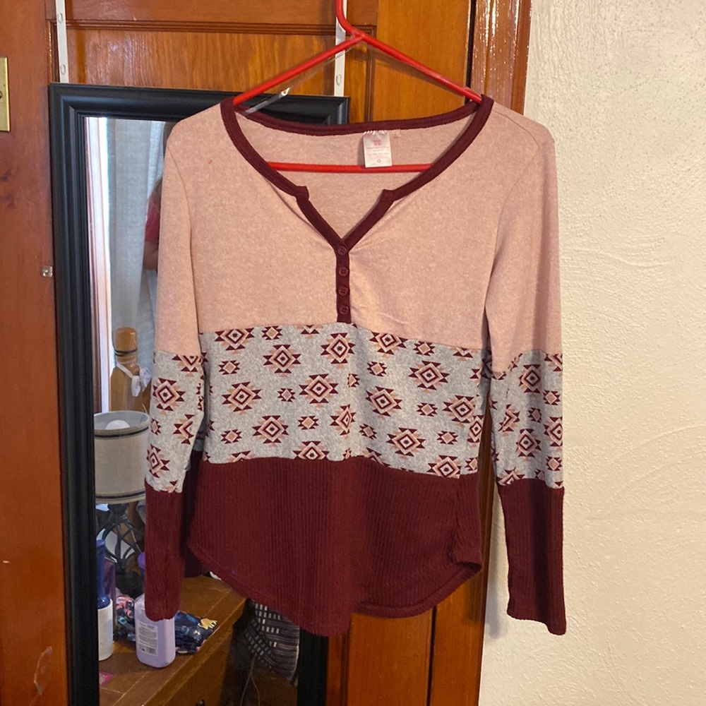 Size small no boundaries blouse